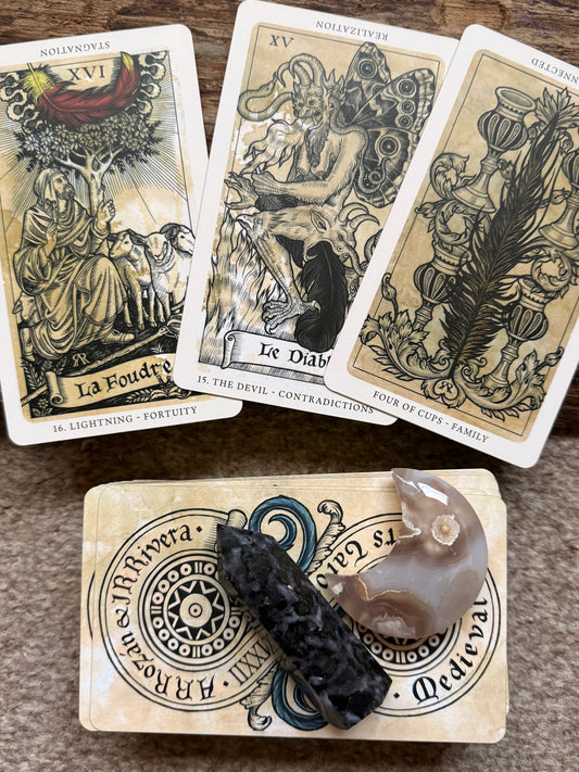 Mini tarot readingas