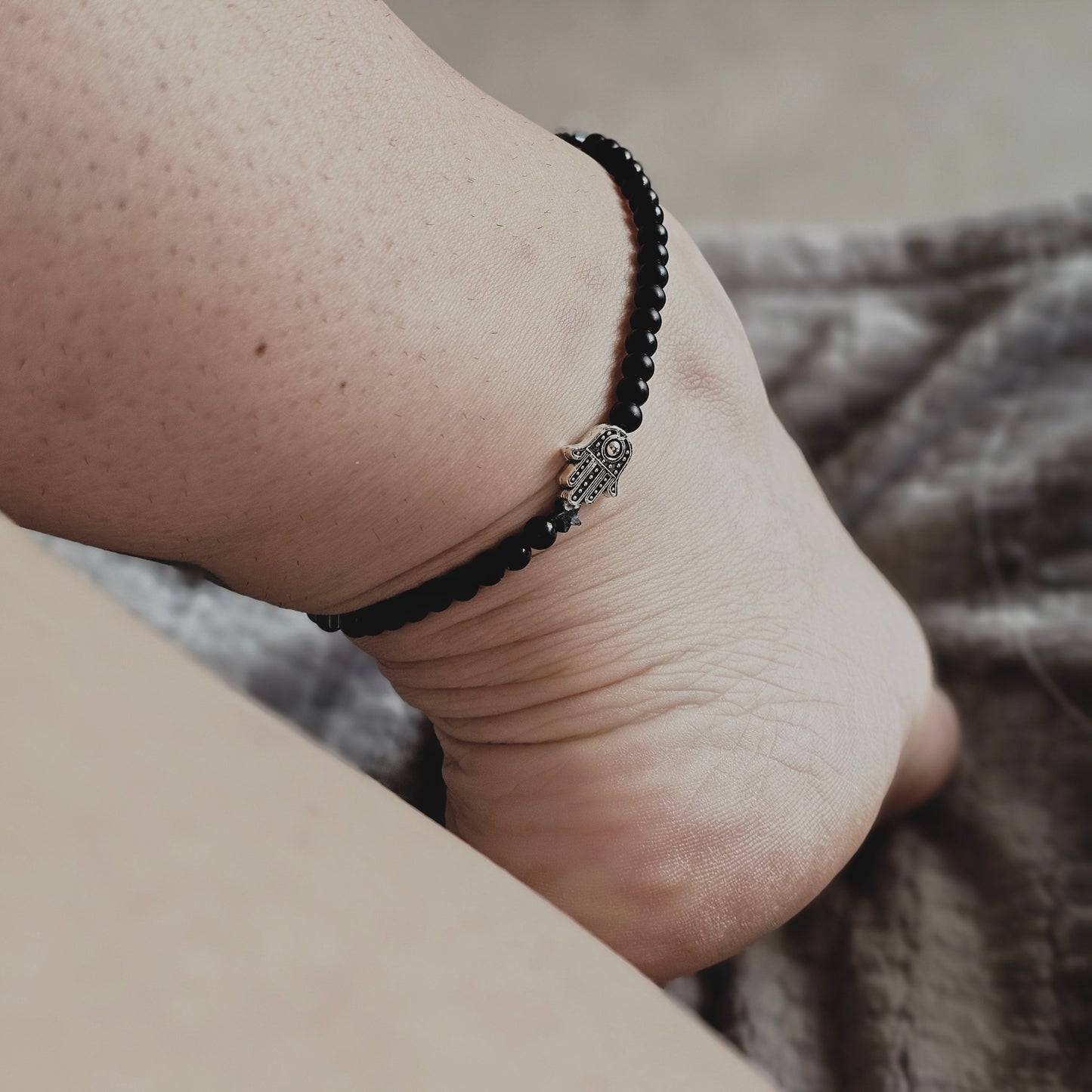 Oniksas ir Hama ranka